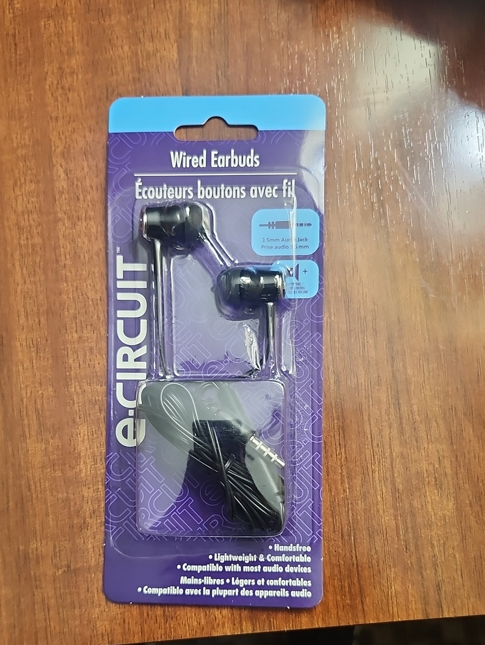 Wired Earbuds in Black – Comfortable In-Ear Headphones